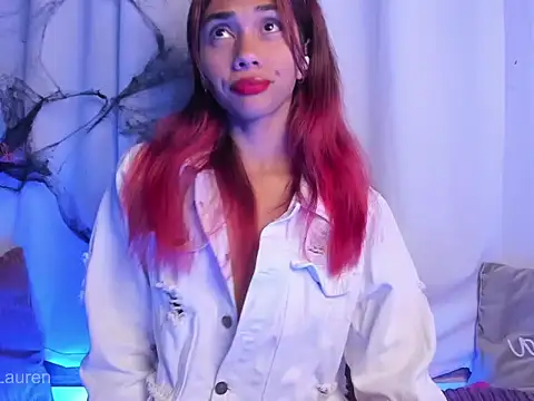 Snapshot of Laurenn_2 chatting on 25, 10, 2025 Laurenn 2 online show from 25, 10, 2025