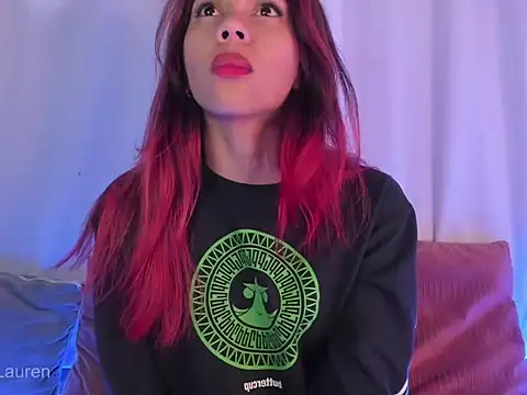 Snapshot of Laurenn_2 chatting on 5, 11, 2025 Laurenn 2 online show from 5, 11, 2025