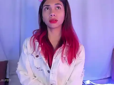 Snapshot of Laurenn_2 chatting on 20, 11, 2025 Laurenn 2 online show from 20, 11, 2025