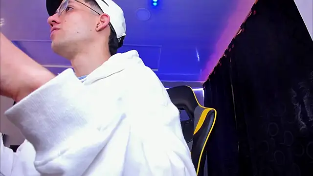 alexgiraldo   online show from 21, 11, 2025