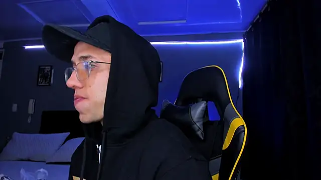 alexgiraldo   online show from 1, 12, 2025