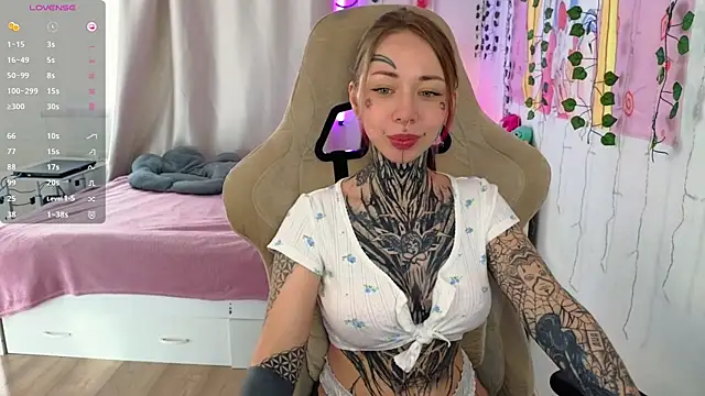bunnykellyyy online show from 13, 4, 2026