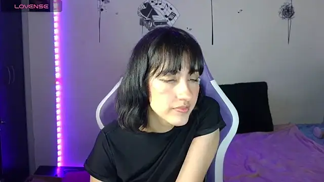 Snapshot of AvlieQueen chatting on 9, 9, 2025 AvlieQueen online show from 9, 9, 2025