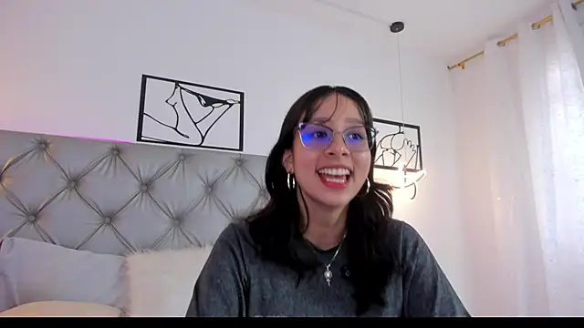 Naughty Couple83 online show from 17, 4, 2026