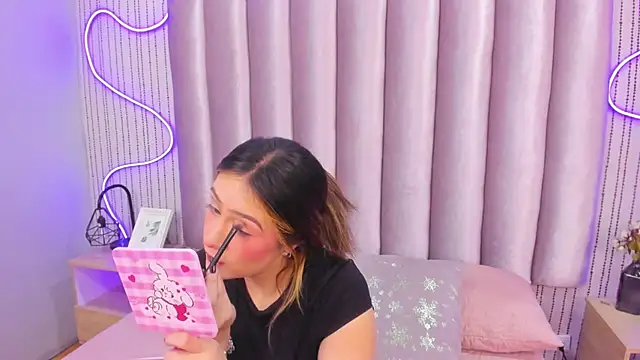 SamanthaPeachss online show from 24, 11, 2025