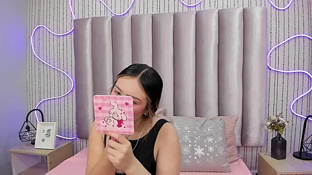 SamanthaPeachss online show from 19, 12, 2025