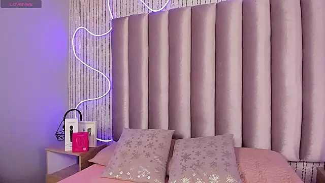 SamanthaPeachss online show from 3, 2, 2026