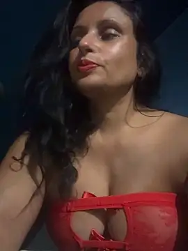 Snapshot of Angelaarayexx chatting on 12, 10, 2025 Angelaarayexx online show from 12, 10, 2025