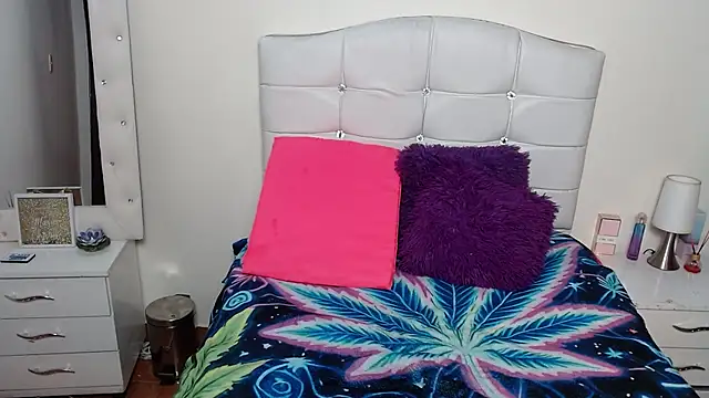 elapetitie online show from 3, 10, 2025