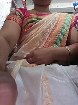 Snapshot of indianhotwife639 chatting on 11, 5, 2026 indianhotwife639 online show from 11, 5, 2026