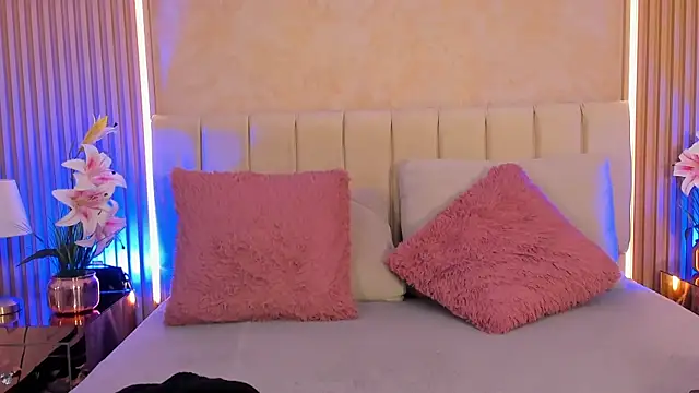 MaddyGray  online show from 18, 4, 2026