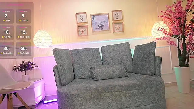Snapshot of LoonaNyx chatting on 18, 9, 2025 LoonaNyx online show from 18, 9, 2025