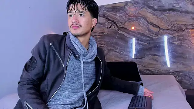 Snapshot of DimitriDeluxe chatting on 15, 9, 2025 DimitriDeluxe online show from 15, 9, 2025