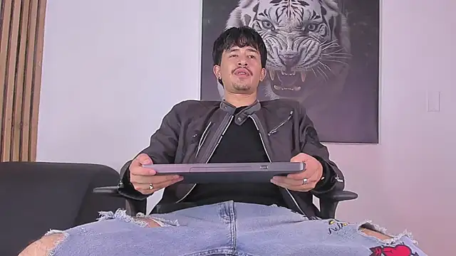 Snapshot of DimitriDeluxe chatting on 26, 9, 2025 DimitriDeluxe online show from 26, 9, 2025