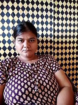 Snapshot of Meenu_tiwari chatting on 19, 9, 2025 Meenu tiwari online show from 19, 9, 2025