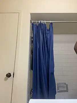 Snapshot of ThickDic28 chatting on 30, 9, 2025 ThickDic28 online show from 30, 9, 2025