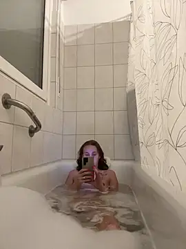 Emilia Mausi online show from 6, 1, 2026