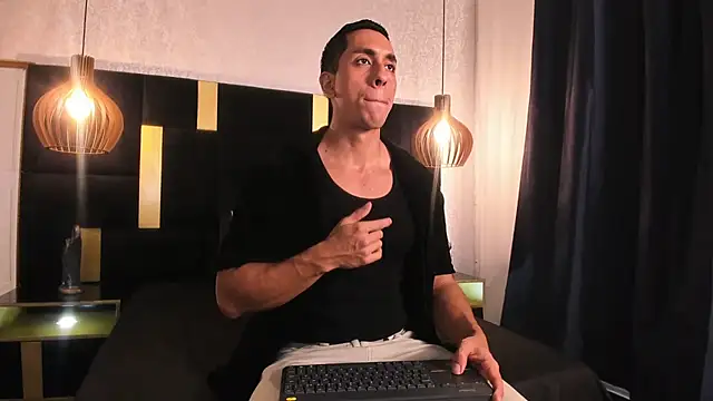 Snapshot of Lucio__Fox chatting on 21, 4, 2026 Lucio Fox online show from 21, 4, 2026
