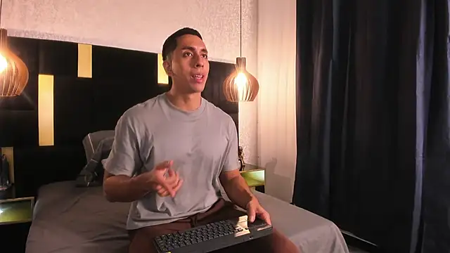Snapshot of Lucio__Fox chatting on 29, 4, 2026 Lucio Fox online show from 29, 4, 2026