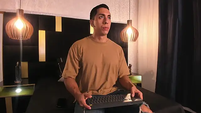 Snapshot of Lucio__Fox chatting on 8, 5, 2026 Lucio Fox online show from 8, 5, 2026