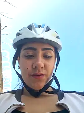 CAROLINE  07 online show from 4, 4, 2026