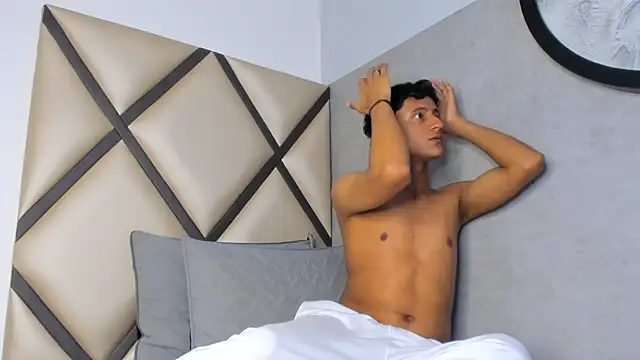  Leohot  online show from 5, 10, 2025