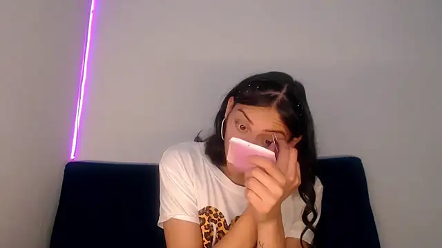 Snapshot of Megan_Gil_ chatting on 14, 2, 2026 Megan Gil online show from 14, 2, 2026