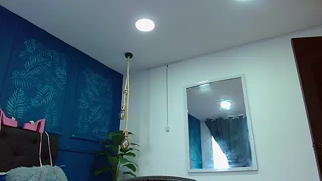 zohet kriss online show from 11, 3, 2026