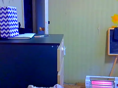 Snapshot of daniella_brun chatting on 24, 10, 2025 daniella brun online show from 24, 10, 2025