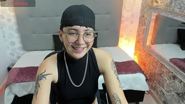 emahills  axelrose online show from 2, 10, 2025