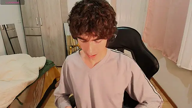 Nude Boy18 online show from 13, 9, 2025