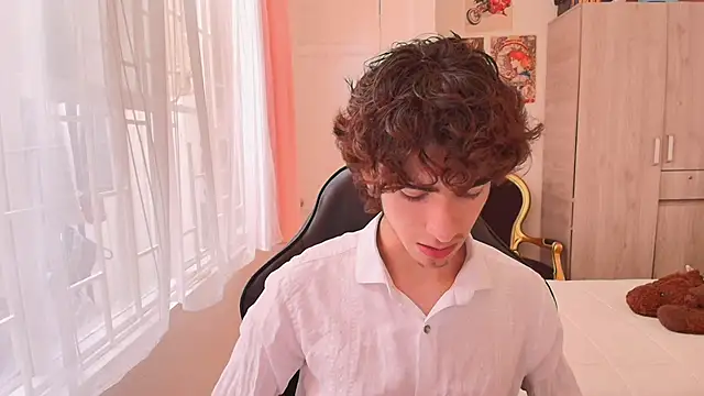 Nude Boy18 online show from 15, 10, 2025