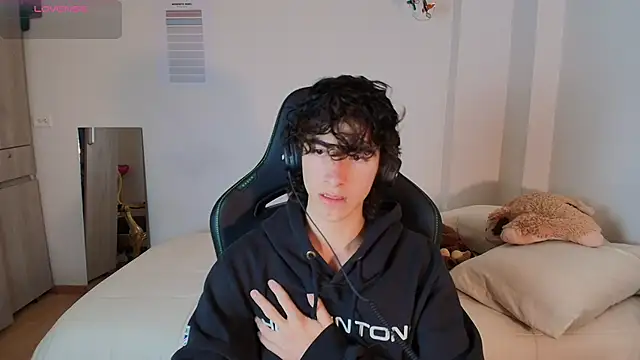 Nude Boy18 online show from 26, 2, 2026