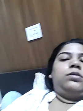 Snapshot of pari_hotty chatting on 14, 10, 2025 pari hotty online show from 14, 10, 2025