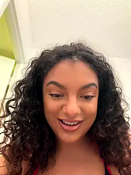 Snapshot of allybluee777 chatting on 4, 11, 2025 allybluee777 online show from 4, 11, 2025