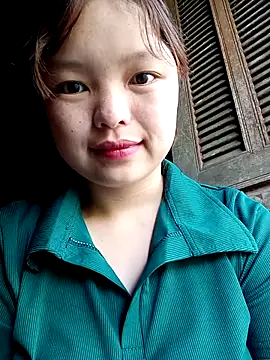 XoiXoi232 online show from 5, 10, 2025