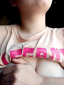 XoiXoi232 online show from 10, 4, 2026