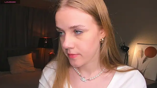 OdellaFrake online show from 12, 9, 2025