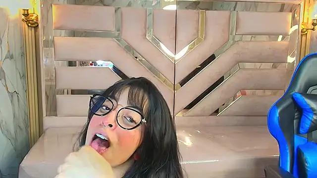 zoe r  online show from 1, 10, 2025