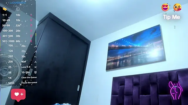 Alicia Whitee online show from 13, 10, 2025