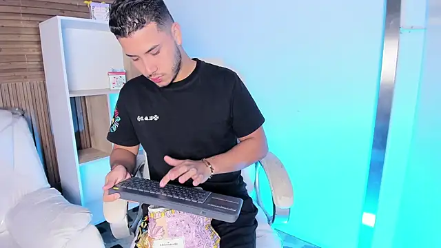 Snapshot of Axel_grey_ chatting on 11, 9, 2025 Axel grey online show from 11, 9, 2025