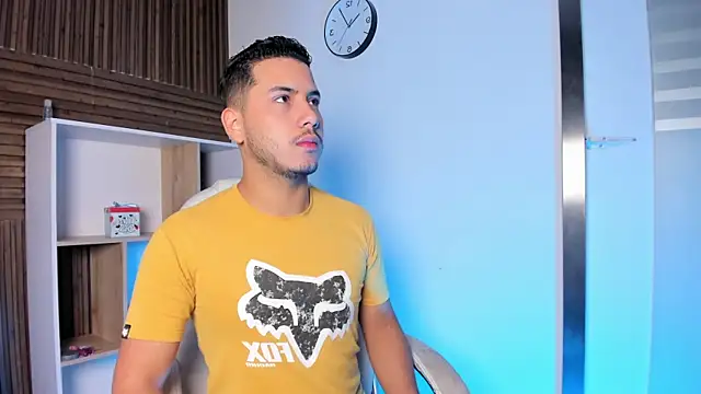 Snapshot of Axel_grey_ chatting on 14, 9, 2025 Axel grey online show from 14, 9, 2025