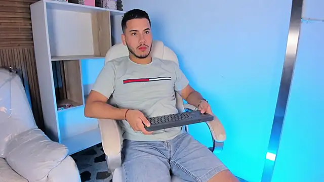 Snapshot of Axel_grey_ chatting on 23, 9, 2025 Axel grey online show from 23, 9, 2025