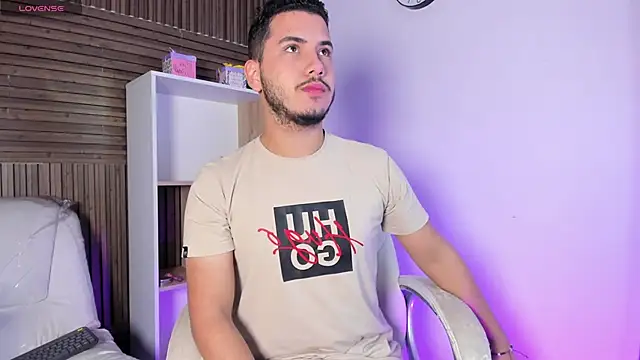 Snapshot of Axel_grey_ chatting on 9, 10, 2025 Axel grey online show from 9, 10, 2025