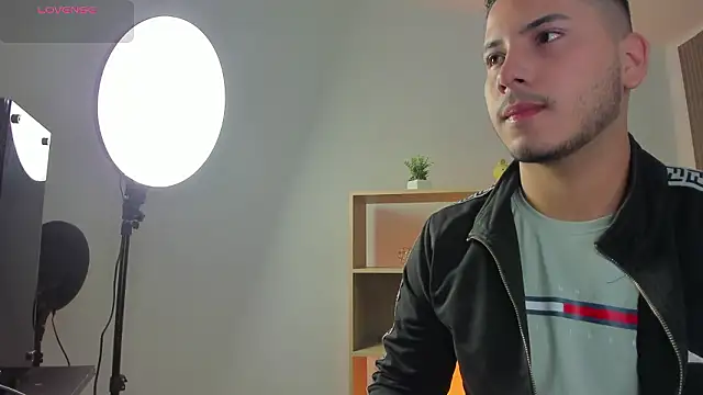 Axel grey  online show from 14, 3, 2026