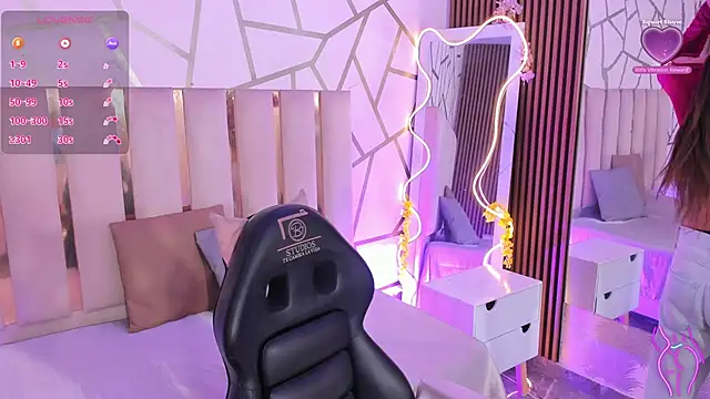 CYRUS TAY online show from 16, 4, 2026