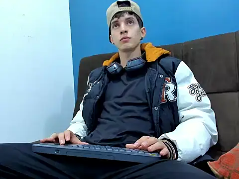 Jheampiiero online show from 2, 2, 2026