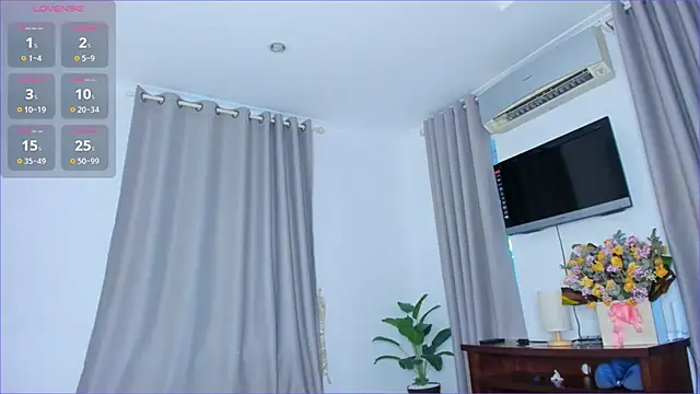 Amy Loveme online show from 8, 11, 2025