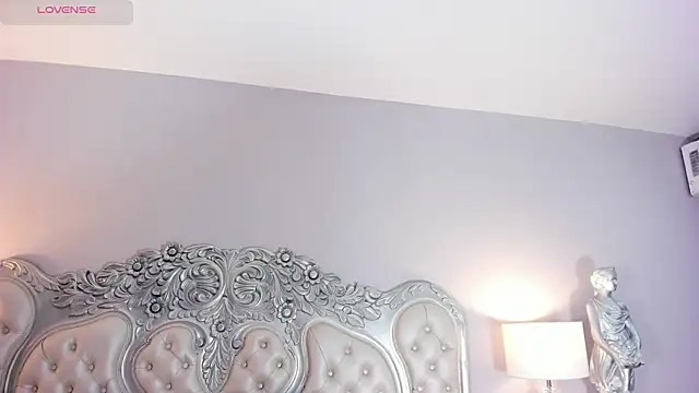 CarolineLee  online show from 18, 12, 2025