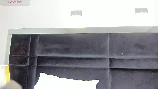 CarolineLee  online show from 5, 2, 2026